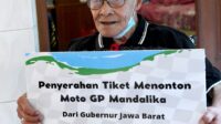 Kado Terindah Gubernur Ridwan Kamil Untuk Sang Legenda Tjetjep Heriyana, Tiket menyaksikan langsung MotoGP di Sirkuit Mandalika