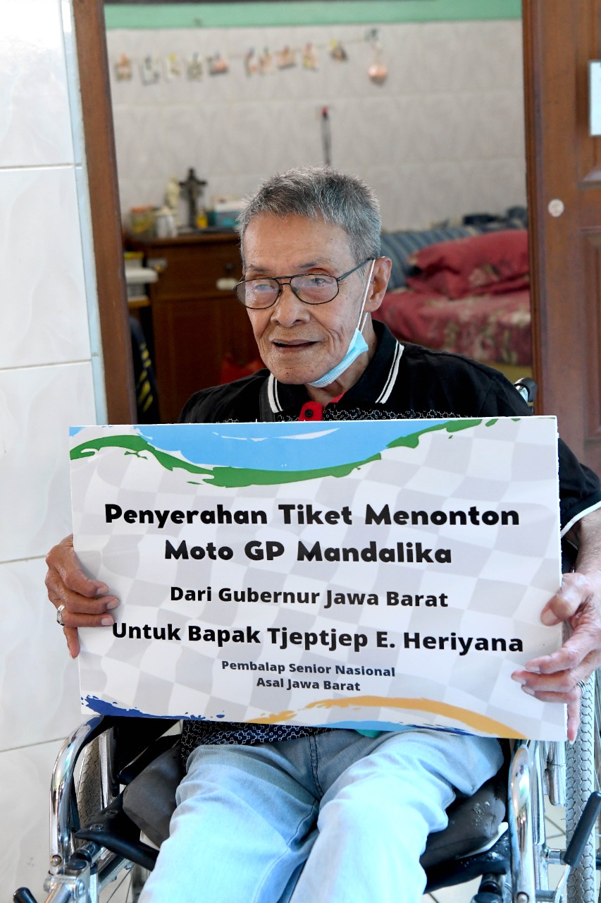 Kado Terindah Gubernur Ridwan Kamil Untuk Sang Legenda Tjetjep Heriyana, Tiket menyaksikan langsung MotoGP di Sirkuit Mandalika