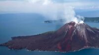 808363_720 Gunung Anak Krakatau masih berstatus Siaga Level III