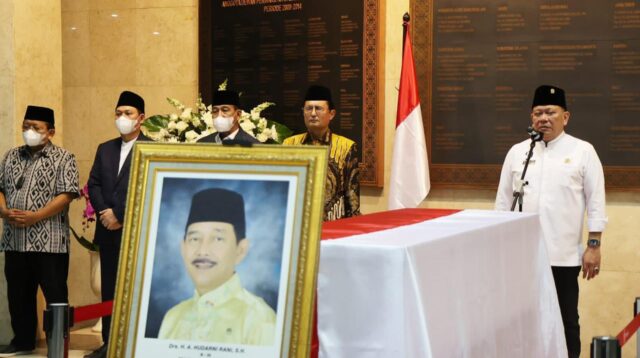 Ketua DPD RI Pimpin Pelepasan Jenazah Anggota DPD RI Asal Babel Achmad Hudarni Rani