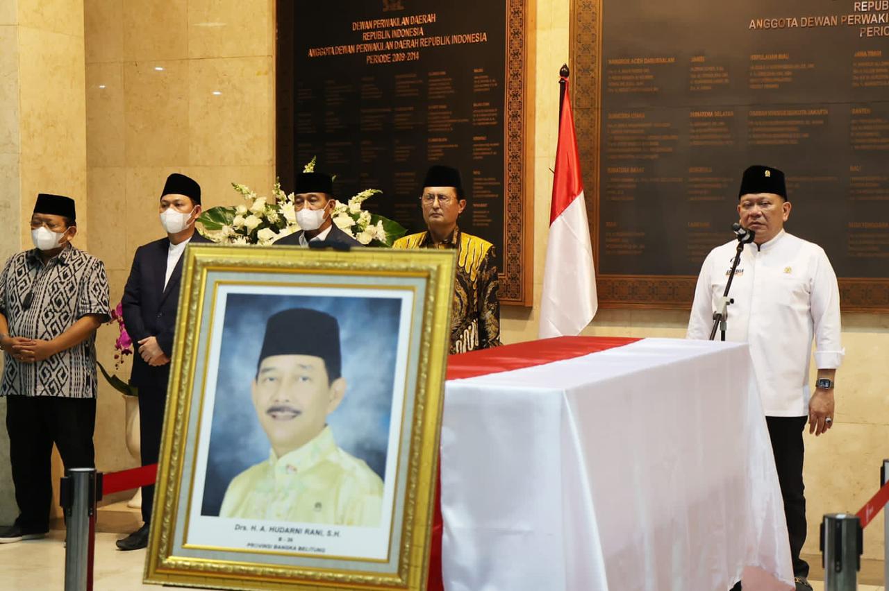 Ketua DPD RI Pimpin Pelepasan Jenazah Anggota DPD RI Asal Babel Achmad Hudarni Rani