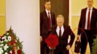 Ini Penampakannya Putin Saat Ajudanya Dikawal Ajudannya Dengan Kpoer Nuklir