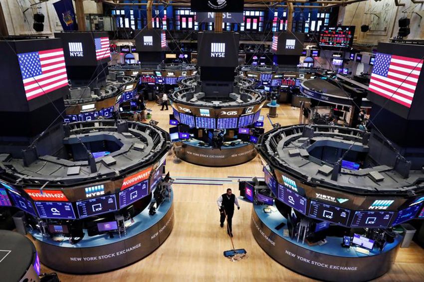 Wall St anjlok, lonjakan imbal hasil obligasi tekan saham pertumbuhan