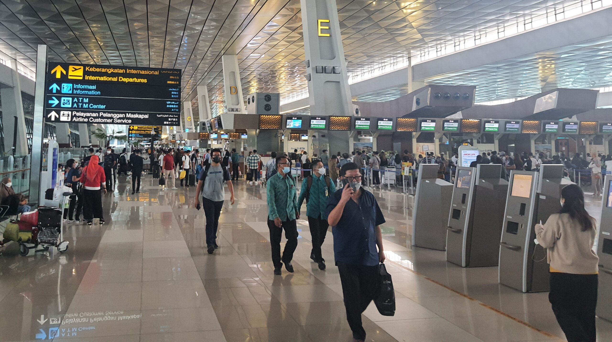 Penumpang Bandara Soetta Masih Wajib Mengenakan Masker