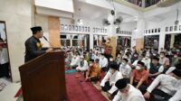 Ulama Lulusan English for Ulama Jadi Khatib Salat Tarawih Berjemaah di Depok