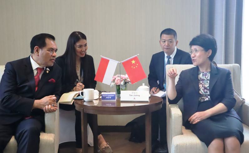 Indonesia's trade deficit with China fell 47.99 percent