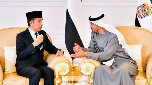 Presiden Jokowi Dari Amerika Sempatkan Singgah di UEA Untuk Melayat Sheikh Khalifa Wafat