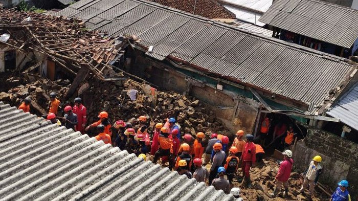 Tanah Longsor Bogor, Satu Orang Masih dalam Pencarian