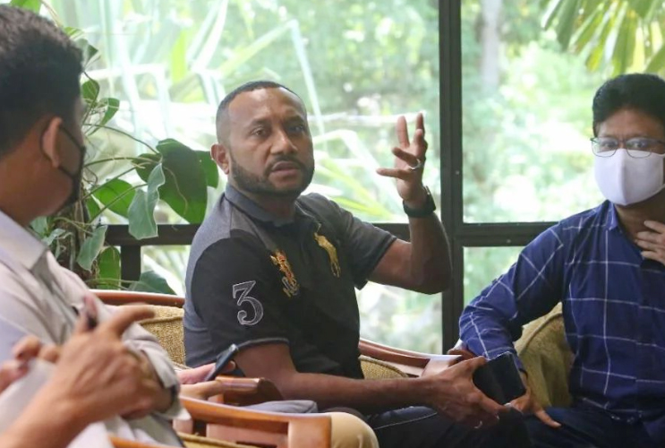 Mandenas: Jangan Khawatirkan Kepergian Sejumlah Pemain Persipura