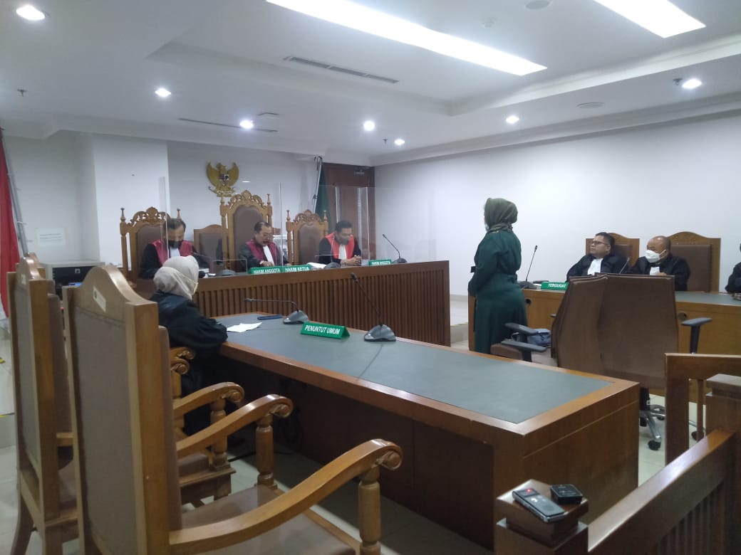 Hakim Menjatuhkan Vonis 20 Bulan Penjara Terhadap Elizabeth Susanti Karena Melakukan Pelanggaran UU ITE