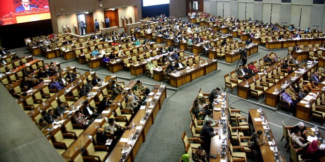 DPR Leader Reminds PKS Legislators Microphone Automatically Turns Off After Five Minutes