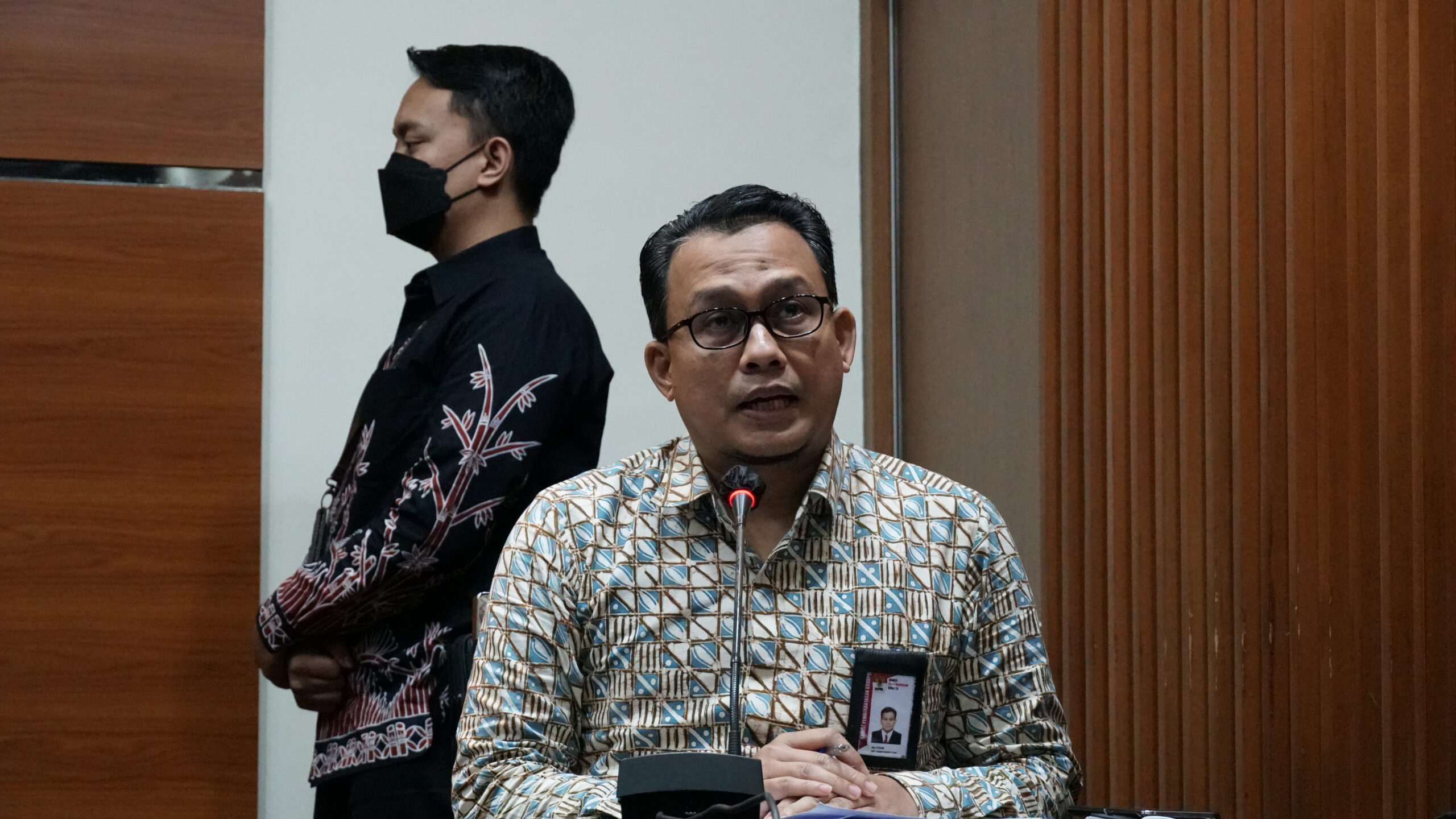 KPK Periksa Wakil Bupati Bogor Iwan Setiawan