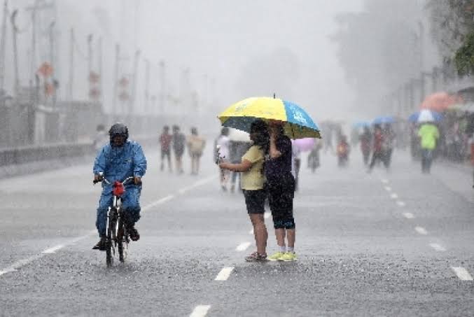 Waspadai hujan disertai petir di Jakarta Selatan
