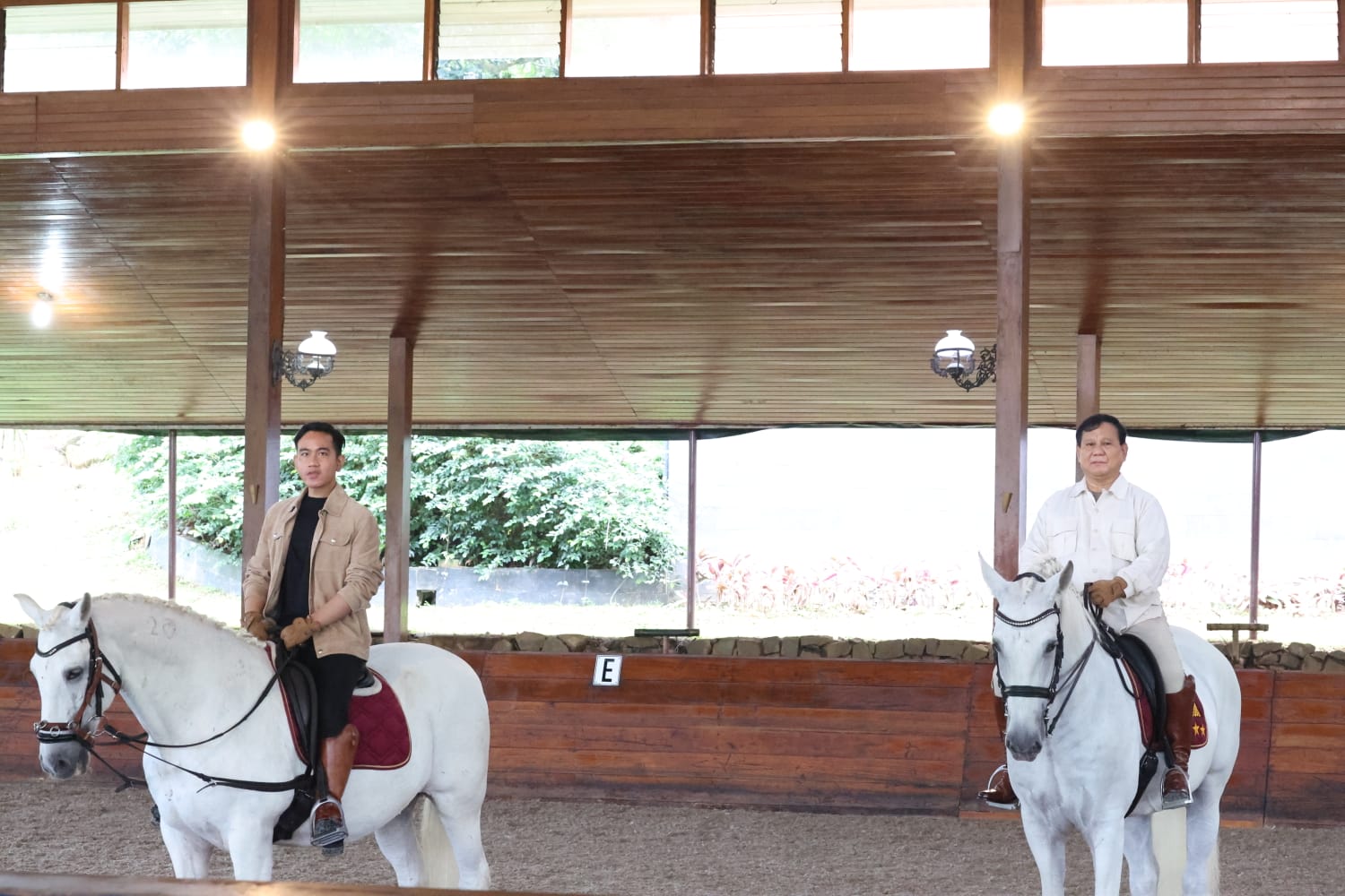 Visiting Hambalang, Prabowo Teaches Gibran Horse Riding