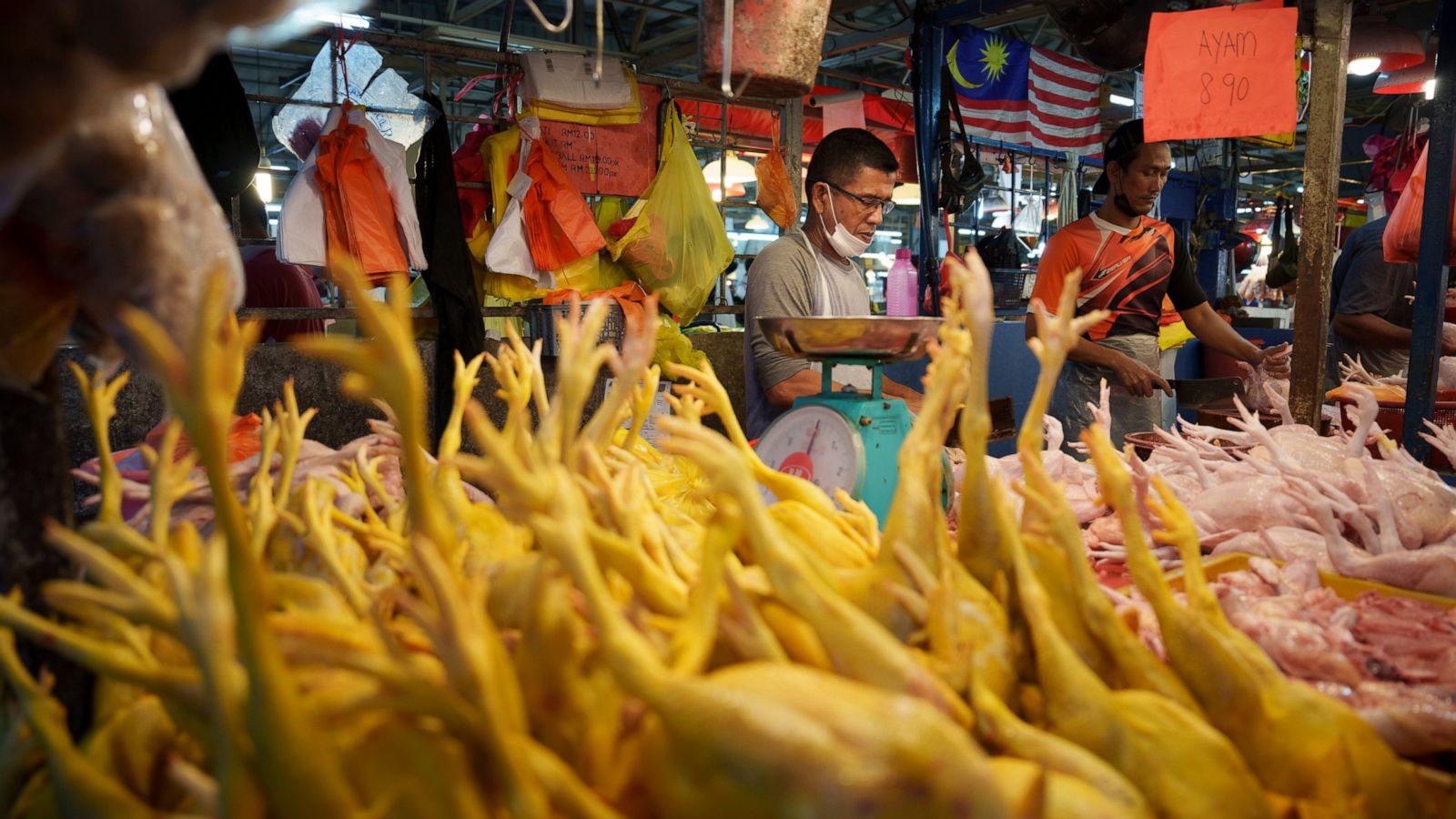 Malaysia lifts part of ban on export of chicken products