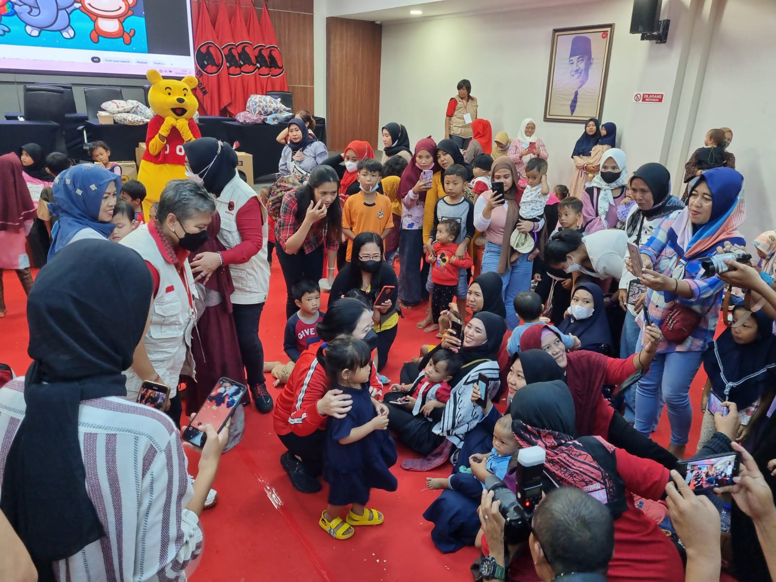 Di Hari Keluarga Nasional, Puan Ajak Masyarakat Dukung RUU KIA Demi Gizi Baik Anak