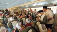 Wakil Presiden Ma'ruf Amin Lepas Jemaah Haji di Pesawat