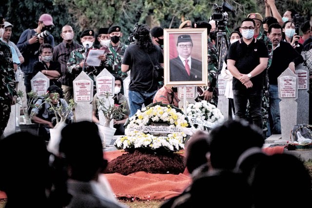 President Conveys Condolences for the Death of Tjahjo Kumolo