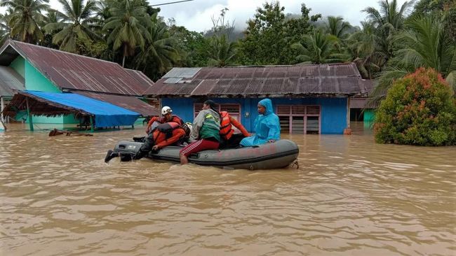 Tim SAR Masih Melakukan Pencarian Terhadap Empat Warga yang Hilang akibat Banjir di Parigi Moutong