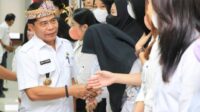 Gubernur kaltara Gubernur Kaltara lepas 30 calon mahasiswa ke China