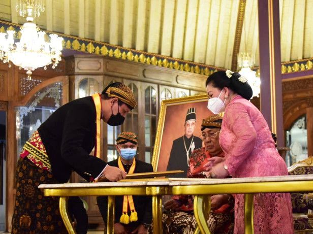 Boy Rafli peroleh "Pangeran Sentana" dari Raja Pakoe Boewono XIII