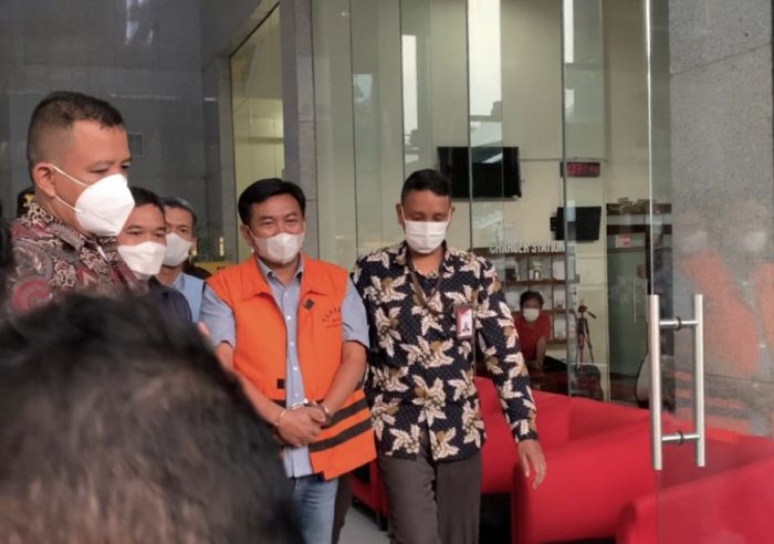 KPK Kembali Menahan Tersangka Kasus Korupsi Stadion Mandala Krida Heri Sukamto