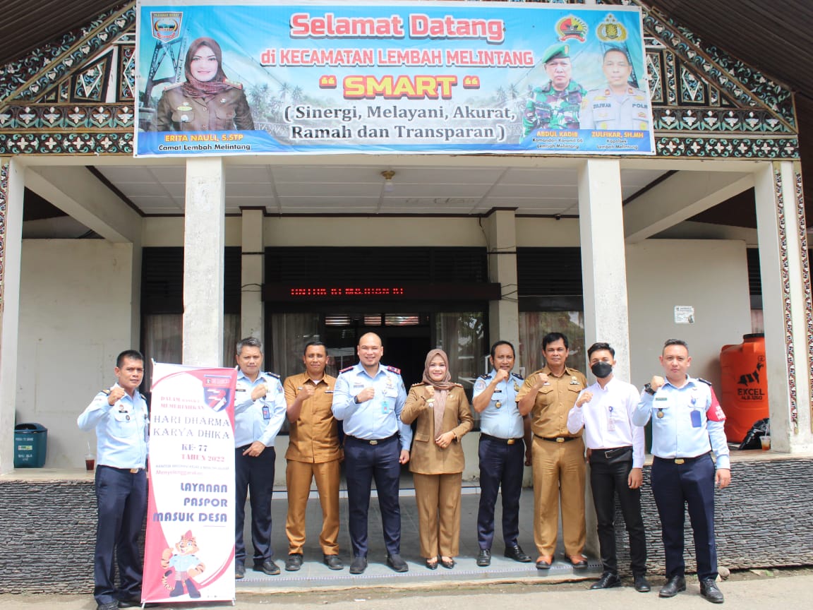 Peringati Hari Dharma Karya Dhika ke-77, Imigrasi Gandeng Pemkab Pasbar Laksanakan Layanan Paspor Masuk Desa