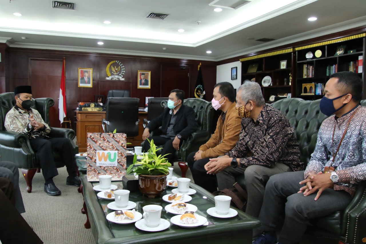 Hidayat Nur Wahid: Soal Filantropi Semua Pihak Harus Amanah, Taati Aturan, Agar Tak Jadi Musibah.