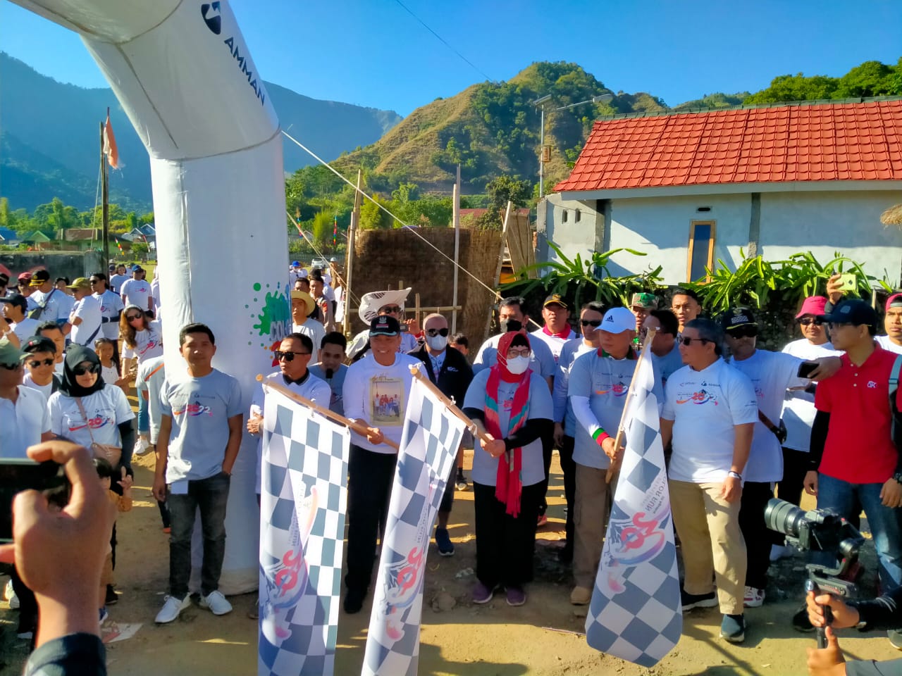 Dongkrak Pemulihan Ekonomi NTB,  Ribuan Peserta Antusias Ikuti Rinjani Color Run 2022