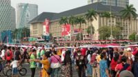 Warga Antusias Saksikan Kirab Merah Putih Sepanjang 1.700 Meter