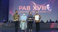 Handing Achmad Bakrie Award, Puan Appreciates Doctor's Dedication in Overcoming Covid-19