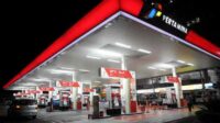 Pertamina naikkan harga BBM nonsubsidi di tengah penurunan harga crude