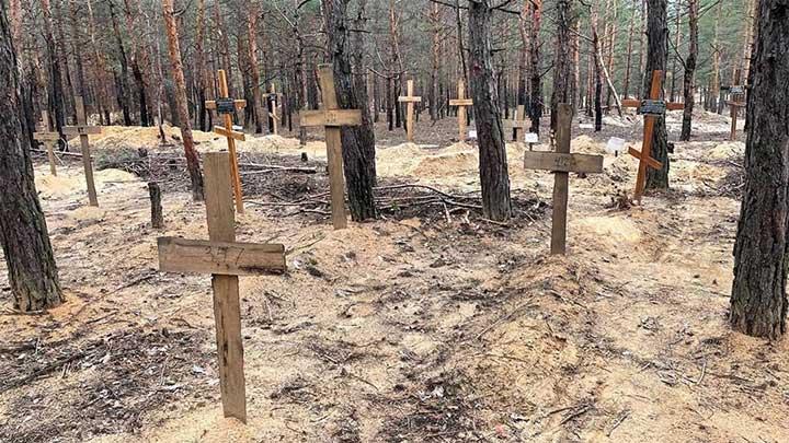 Kuburan massal lebih dari 440 jenazah ditemukan di Izium Ukraina