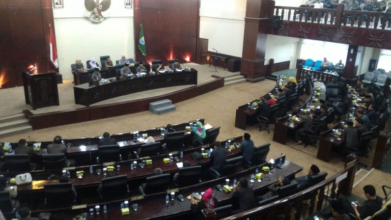 Ada Apa Fraksi PKS DPRD Kota Bekasi Ngotot Bela Anggaran 6 Miliar Untuk Rehab Ruang Paripurna?