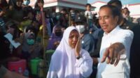Sabrila Terharu Usai Dapat handphone Dari Jokowi
