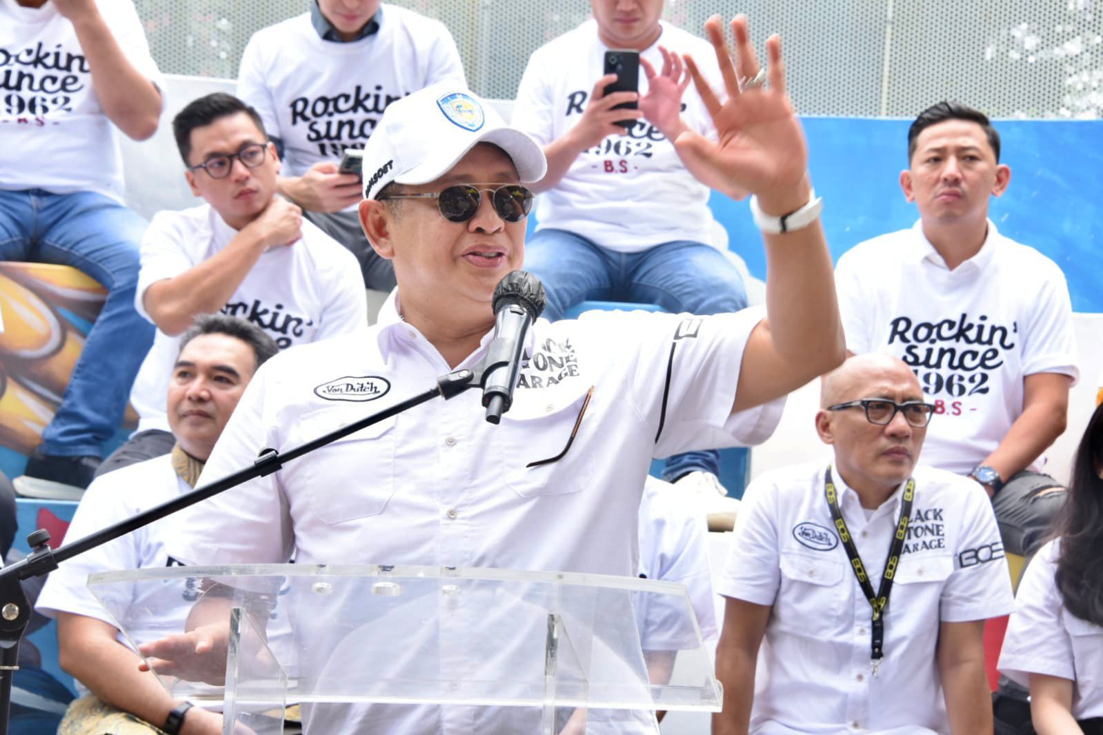 Launching Buku Bamsoet '60 Tahun Meniti Buih di Antara Karang', Testimoni Presiden Jokowi Apresiasi Peran Bamsoet Warnai Perpolitikan Nasional