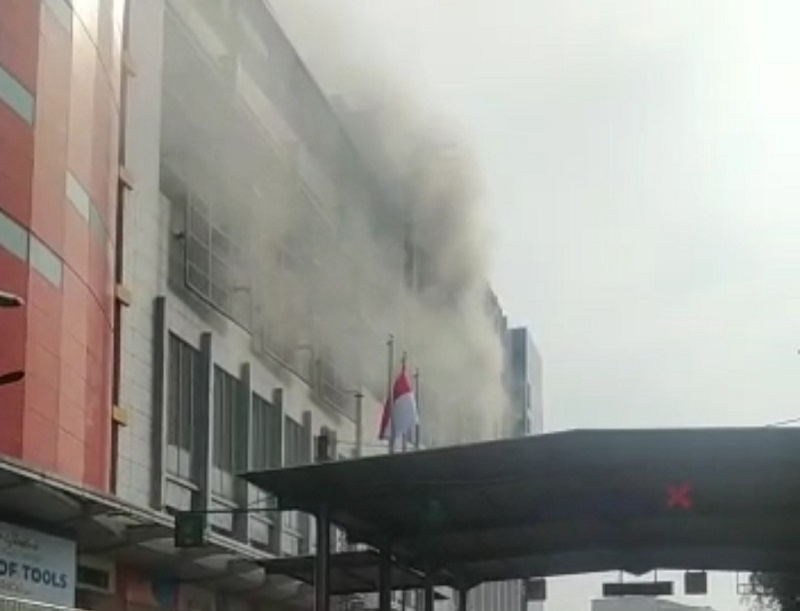 Gedung LTC Gelodok Terbakar