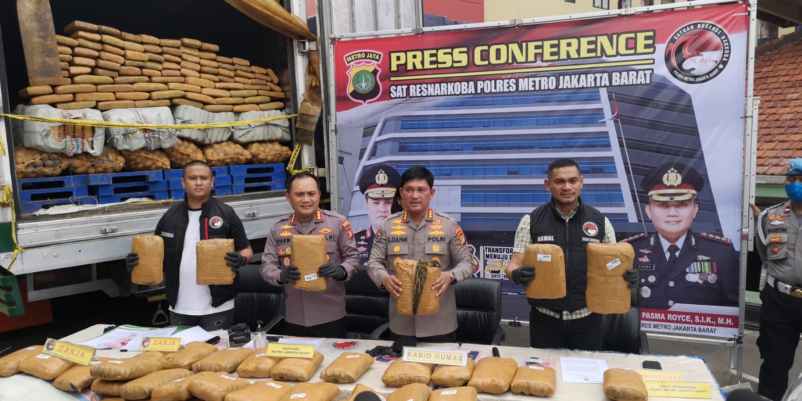 Polres Metro Jakbar Gagalkan Peredaran Ratusan Kilogram Ganja