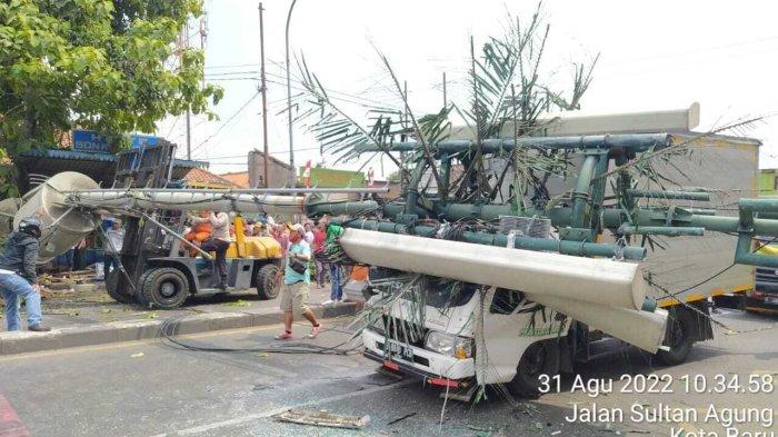 Kecelakaan Truk Maut Bekasi Sebabkan 10 orang Tewas dan 23 Orang Terluka, Berikut Identitasnya