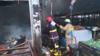 Puluhan Kios Pasar Sentiong Tangerang Ludes Terbakar