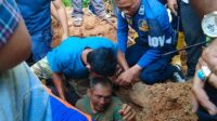 Pekerja Bangunan di Bengkulu Tertimbun Tanah Longsor Pondasi, Evakuasi Dramatis