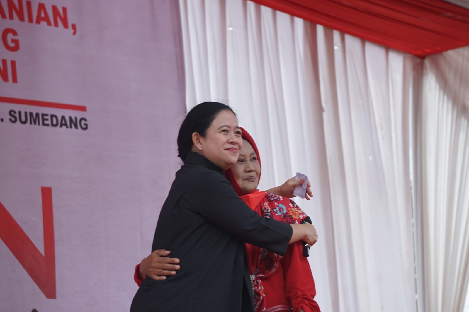 When a mother in Sumedang hugs and hopes that you will become president