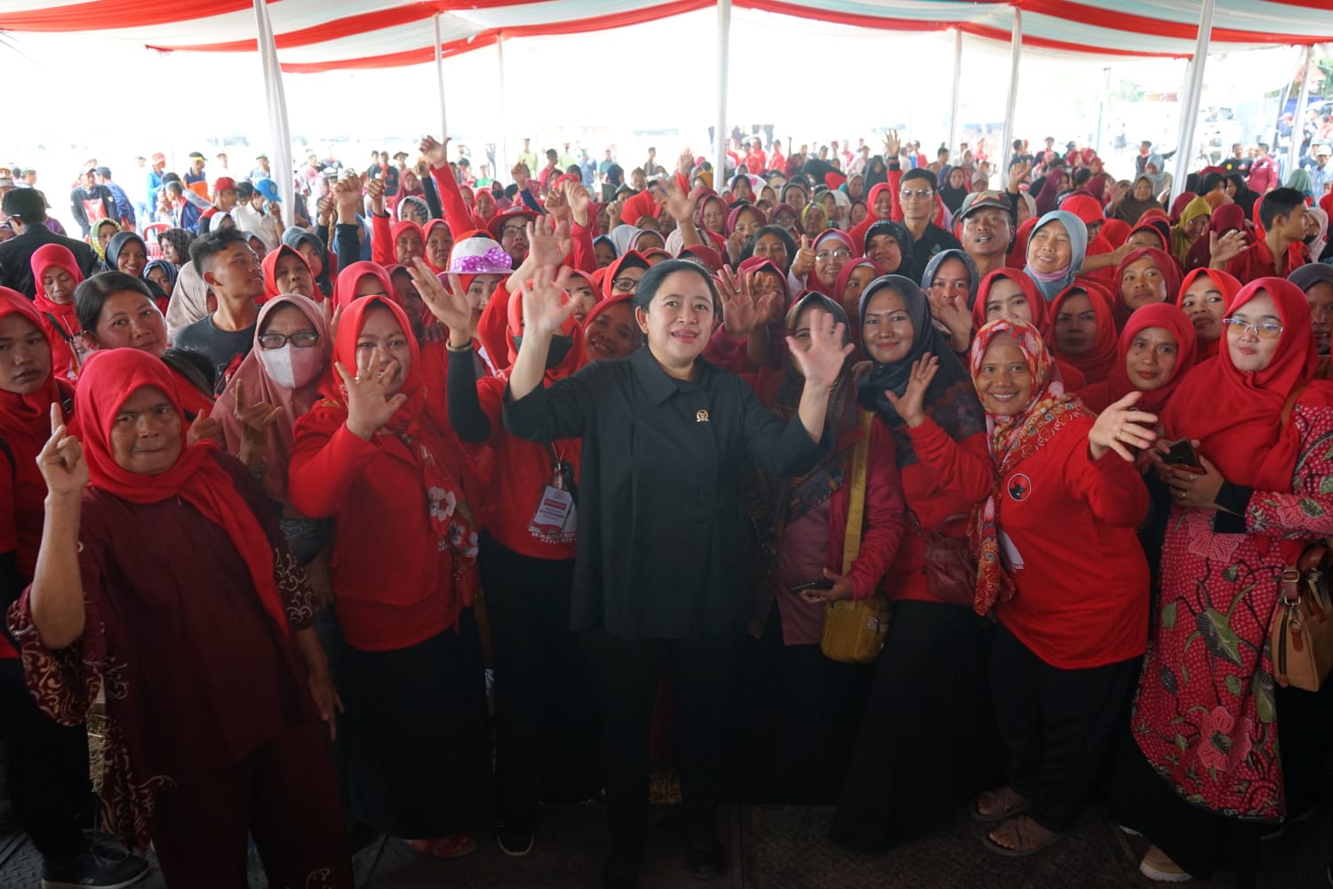 Diteriaki ‘Presiden’ oleh Warga Saat Kunker di Majalengka, Puan: Alhamdulillah