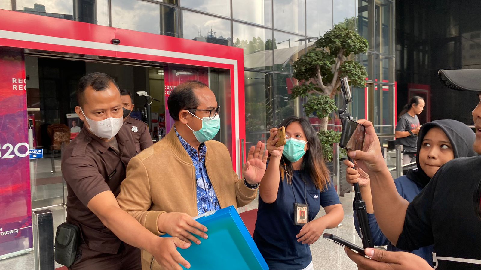 Hakim Agung Gazalba Saleh Bungkam Usai Diperiksa KPK