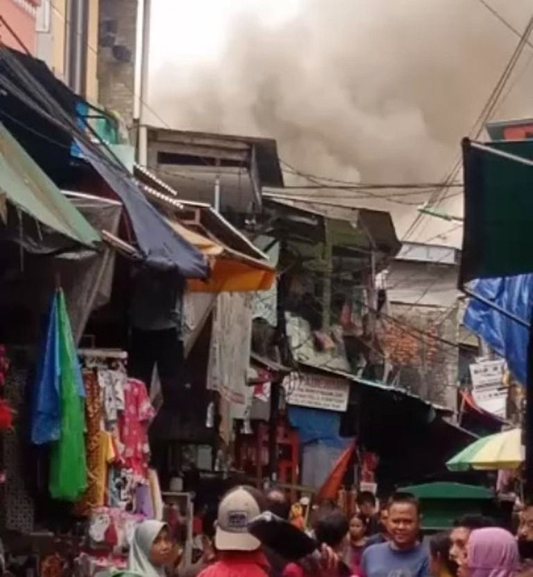 Ruko Dekat Pasar Kebon Pisang Jelambar Kebakaran