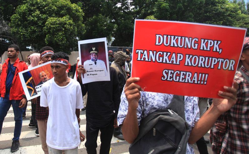 Penyidik KPK bertemu pengacara Enembe bahas rencana kunjungan tim IDI
