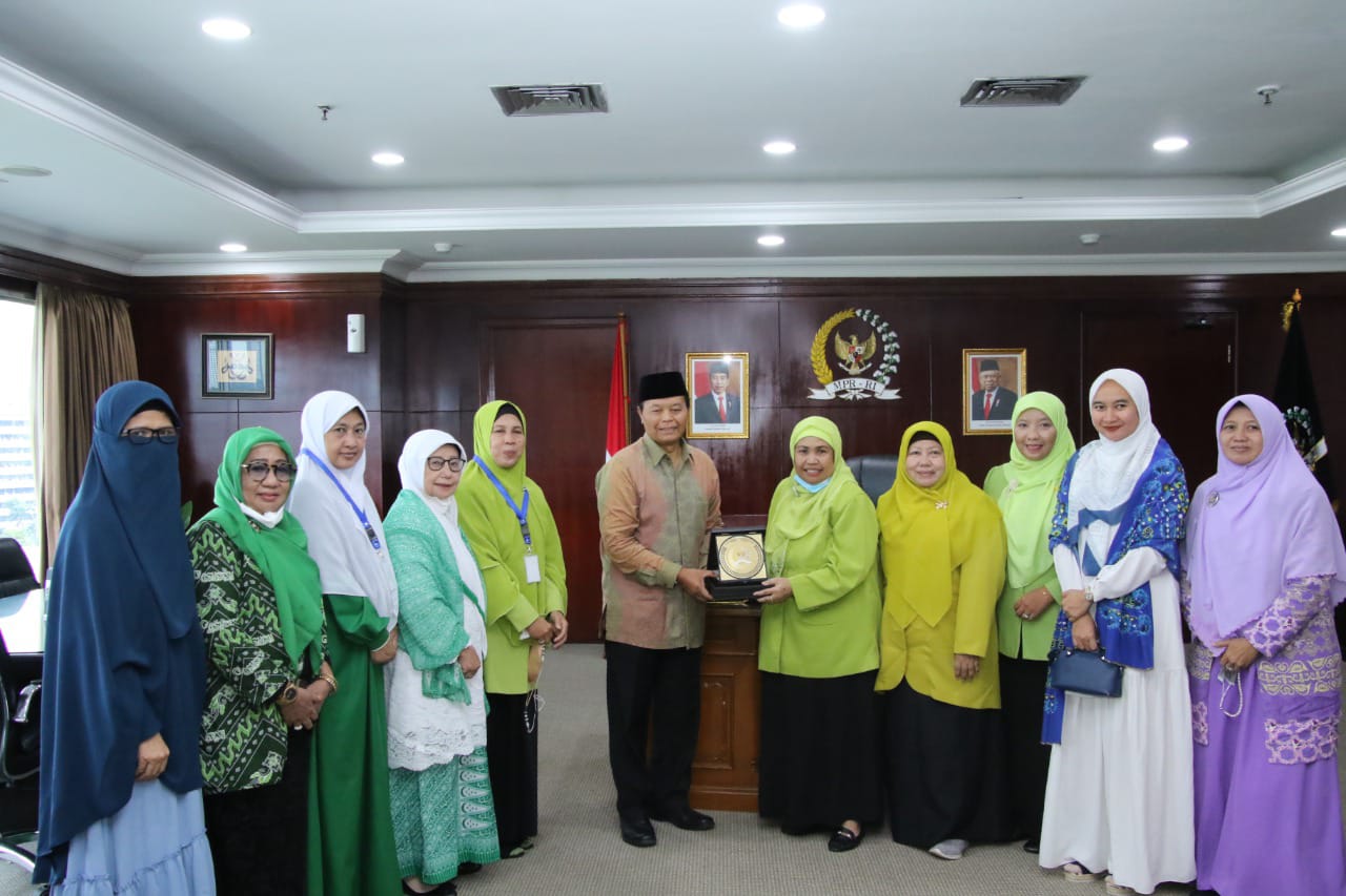 Bertemu Pengurus Pusat BMIWI, HNW Harapkan Organisasi Wanita Islam Berikan Kontribusi Konkrit dan Solutif Untuk Indonesia