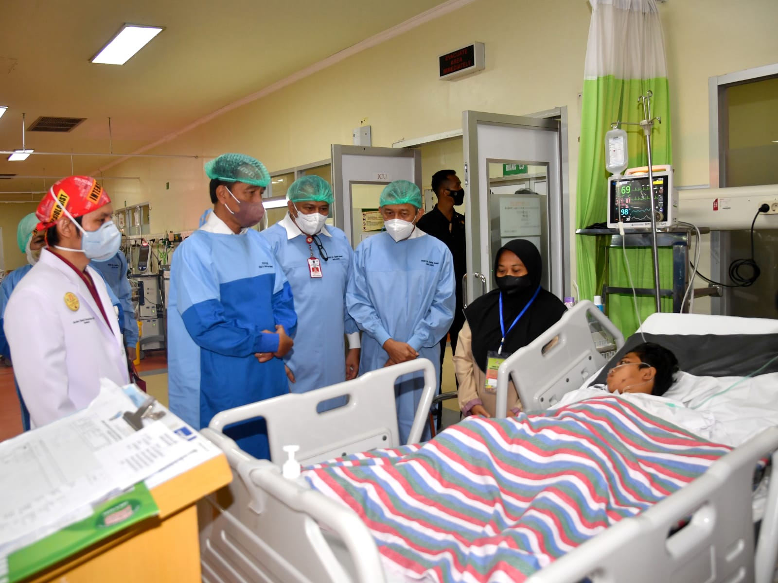 Presiden Jokowi Kunjungi Korban Tragedi Kanjuruhan di Malang