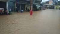 f5fad96f-e5ca-4c05-b1d5-cb6de2c99b88 Ratusan warga Purabaya Sukabumi terdampak banjir