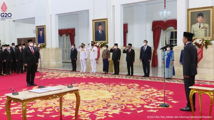 Jokowi Resmi Kembali Melantik Sultan Hamengkubuwono X Jadi Gubernur DIY